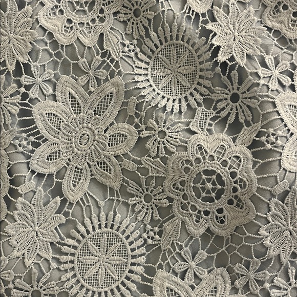 Gianni Bini Elegant Lace Skirt in Light Blue,‎ XS - Picture 3 of 4